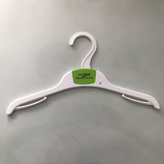 2-3Y plastic hanger