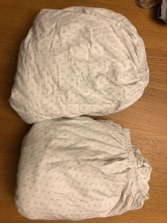 2 mattress sheets