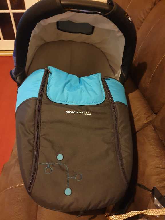 Bebeconfort baby carrier