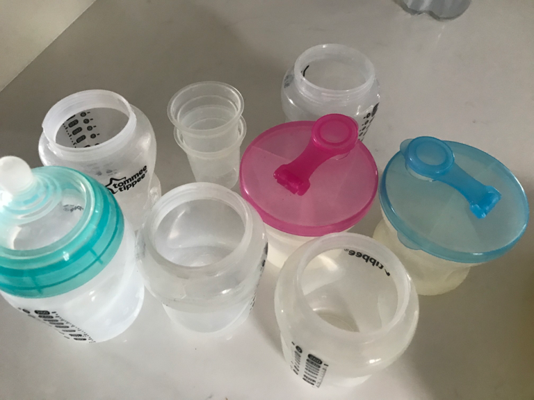 Bottles and formula dispensers