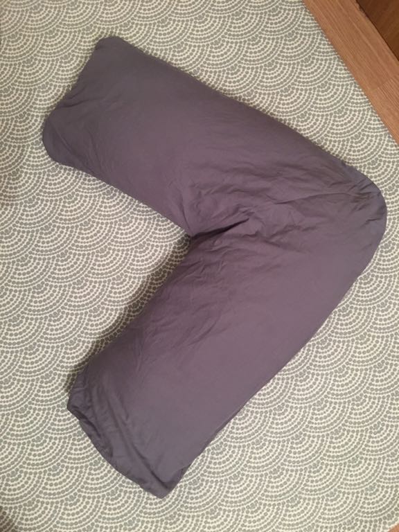 Breast feeding/pregnancy pillow