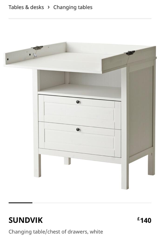Changing table/chest of drawers