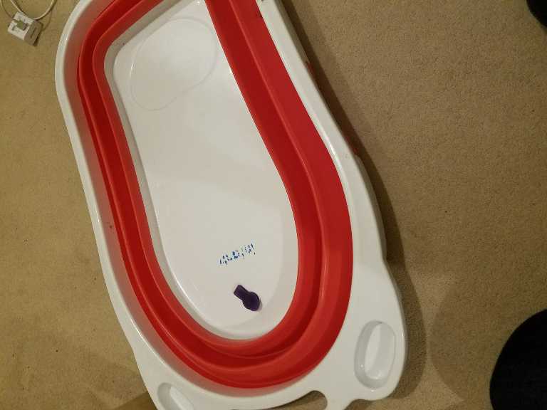 Foldable bath