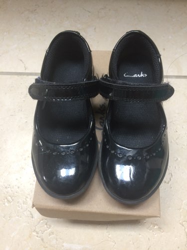 Girls school shoes size 8.5g