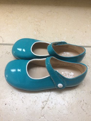 Girls shoes size 8.5