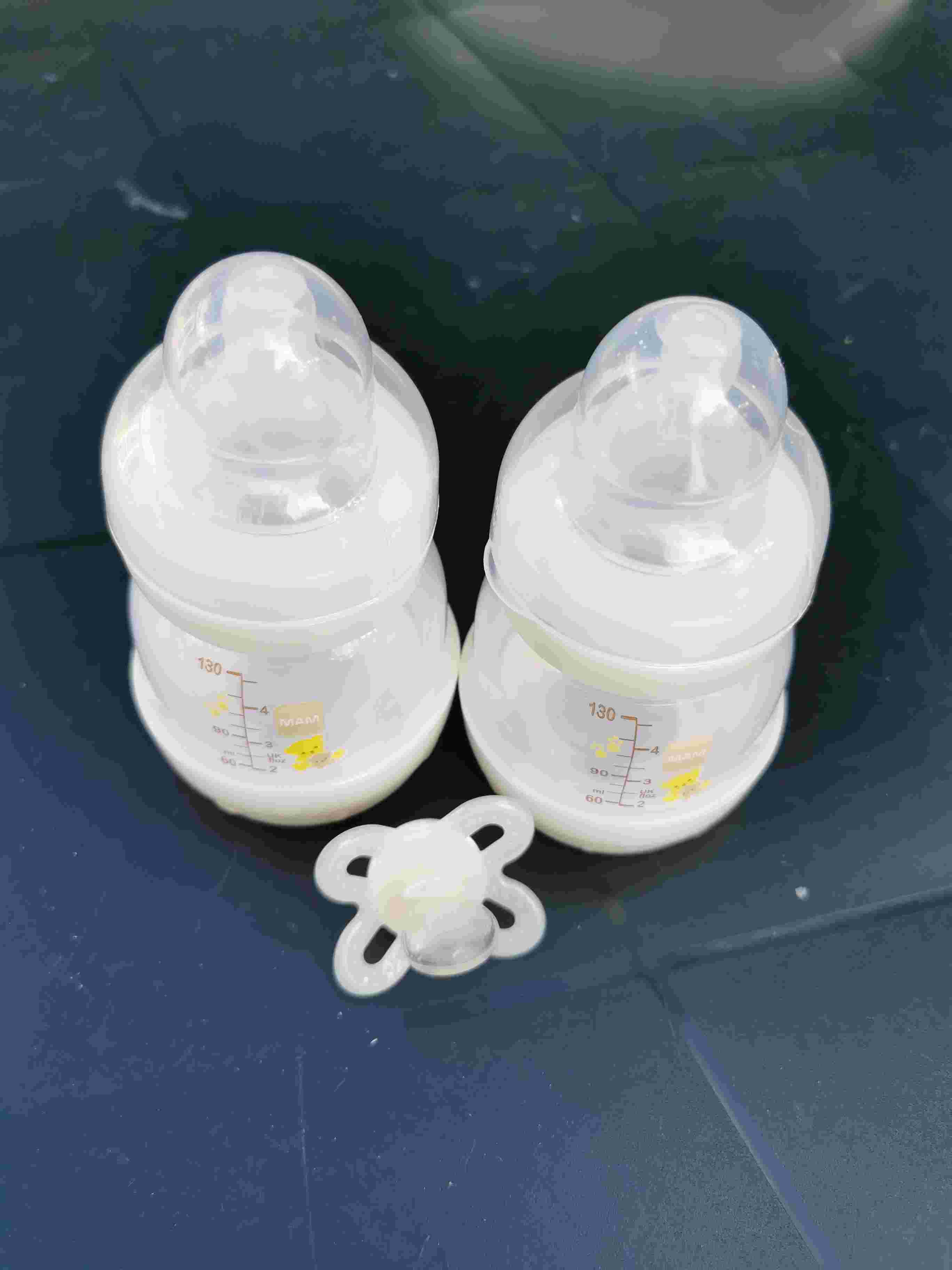 Mam Anti Colic Self Sterilising Bottle 130ml inc Soother