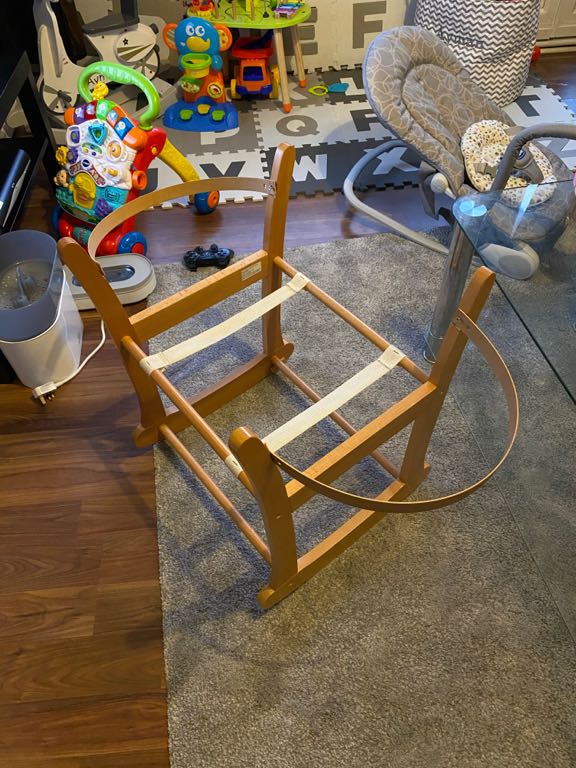 moses basket stand