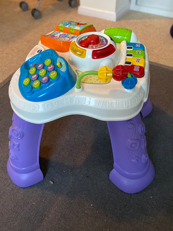 £8 V-tech Play n Learn Activity Table