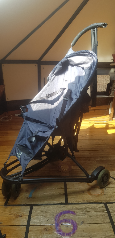 Quinny yezz with broken handle + rain cover + travel bag