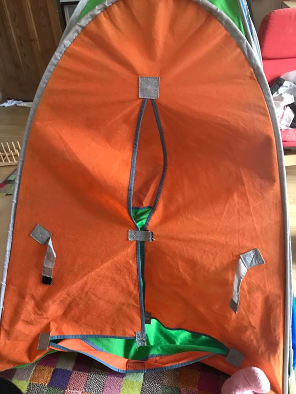 Toy tent folds down