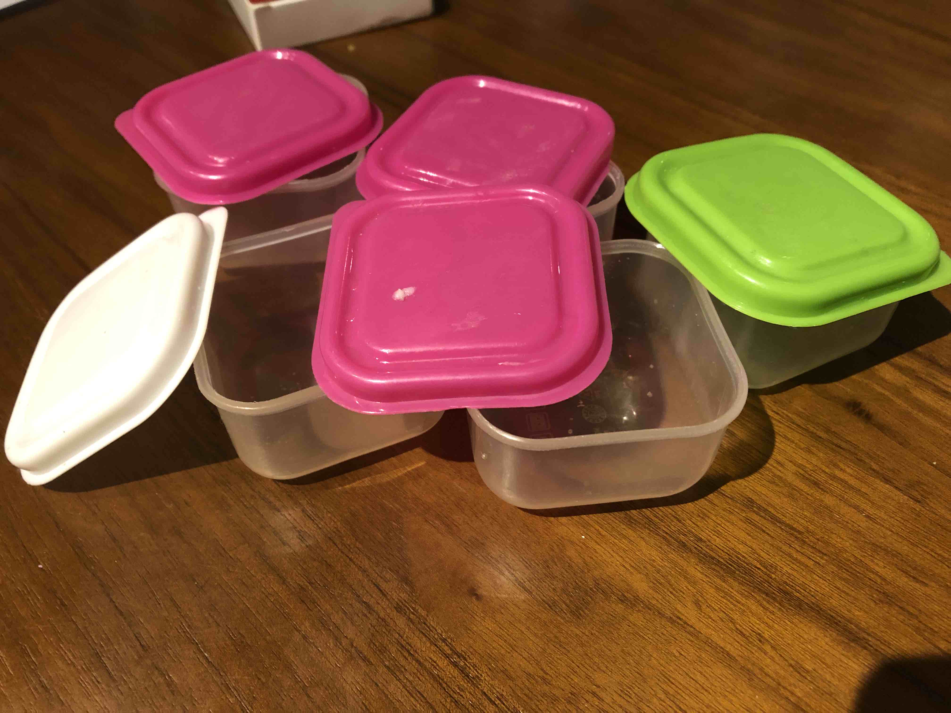 Weaning containers